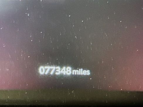 Used 2018 Land Rover Range Rover Velar R-Dynamic SE image 16