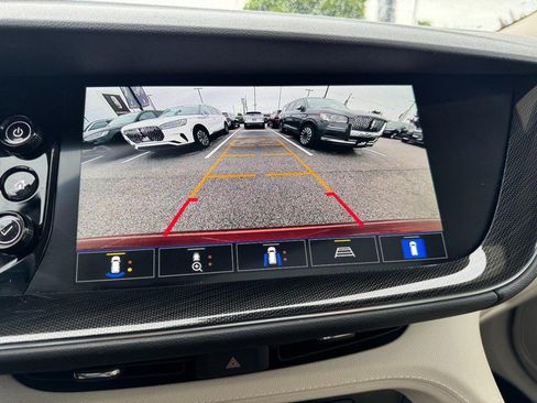 Used 2022 Buick Envision Essence w/ Technology Package I AWD/4WD image 24