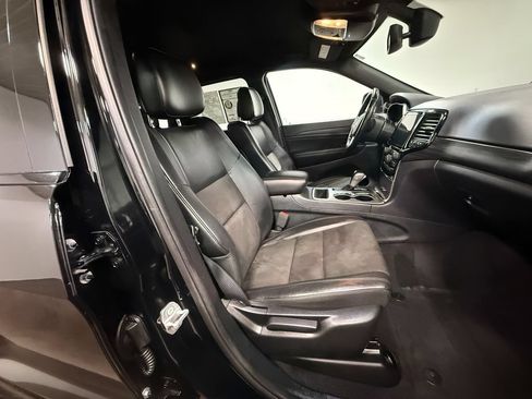 Used 2020 Jeep Grand Cherokee Altitude AWD/4WD image 13