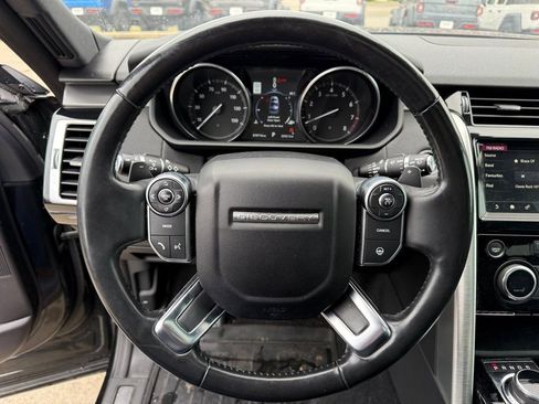 Used 2017 Land Rover Discovery HSE image 14