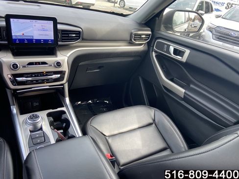 Used 2022 Ford Explorer XLT w/ Equipment Group 202A AWD/4WD image 16