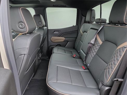 New 2026 GMC Canyon Denali image 10