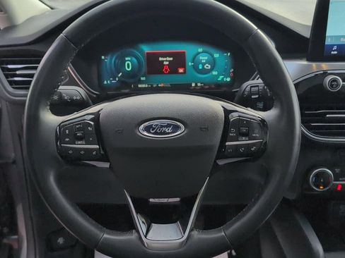 Used 2022 Ford Escape Titanium w/ Class II Trailer Tow Package image 18