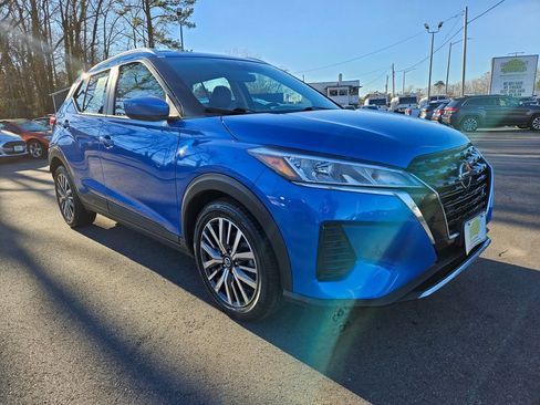 Used 2021 Nissan Kicks SV FWD image 3