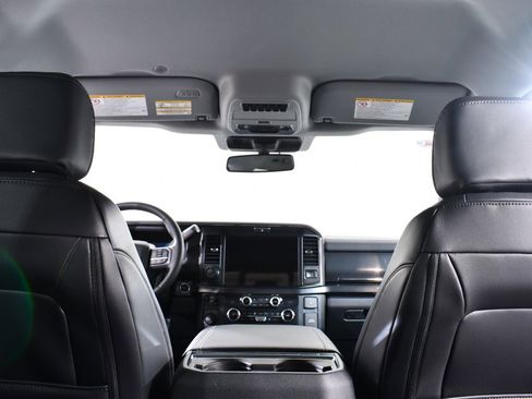 New 2026 Ford F350 Lariat w/ Black Appearance Package image 17