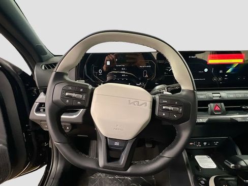 New 2025 Kia K4 GT-Line image 11