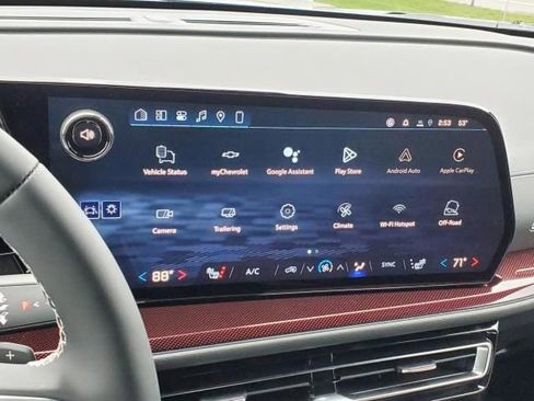 New 2026 Chevrolet Traverse Z71 w/ Driver Confidence Package image 24