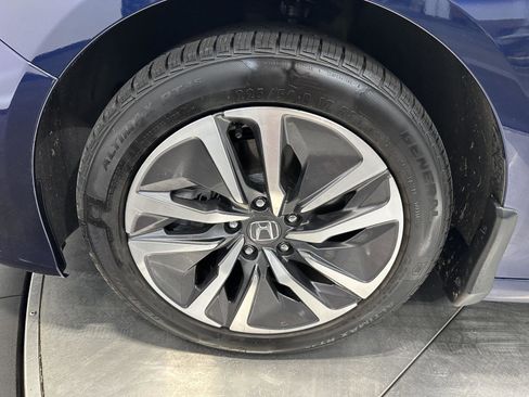 Used 2020 Honda Accord Touring image 9