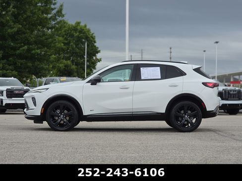 Used 2025 Buick Envision Sport Touring AWD/4WD image 4