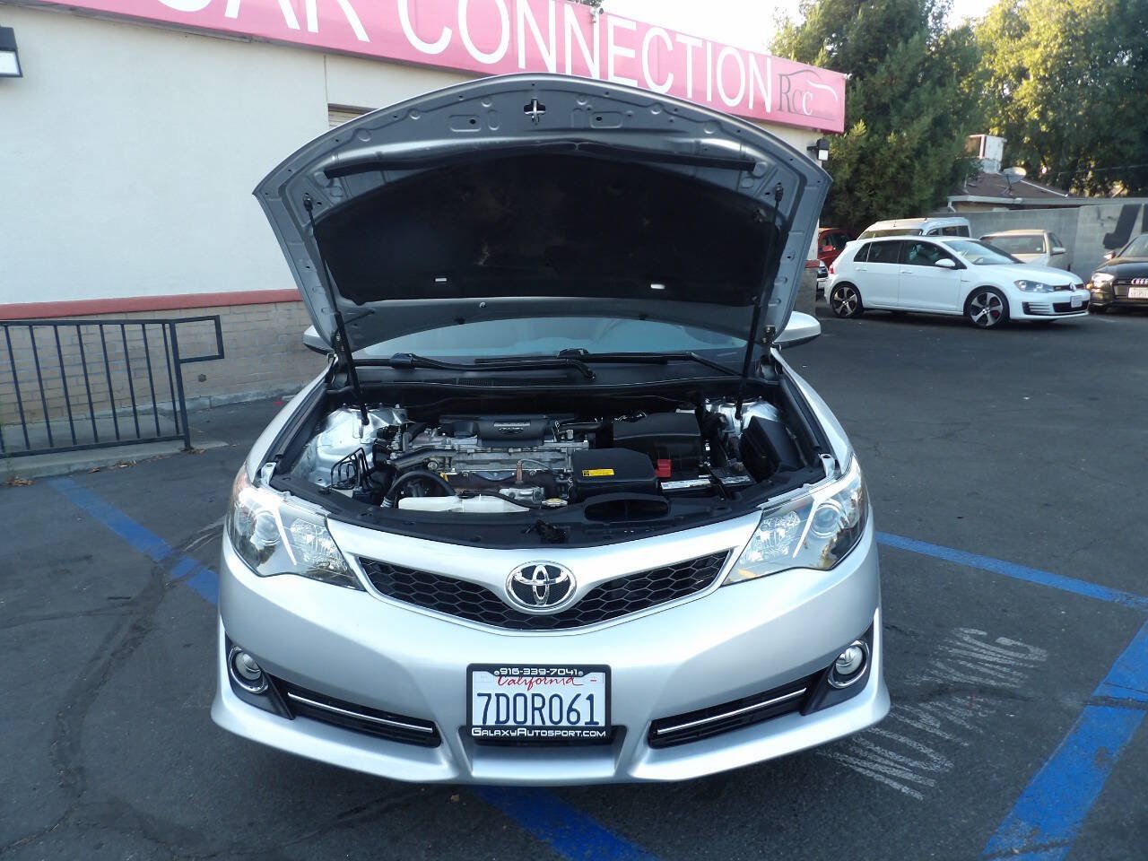 Used 2012 Toyota Camry SE w/ Preferred Accessory Pkg FWD image 13