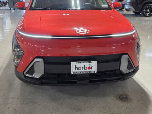Certified 2024 Hyundai Kona SE image 9
