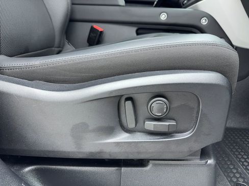 Used 2025 Land Rover Defender 110 S image 42