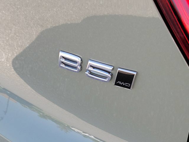 Used 2025 Volvo XC40 B5 Core AWD/4WD image 5