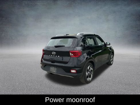 Used 2025 Hyundai Venue SEL FWD image 6
