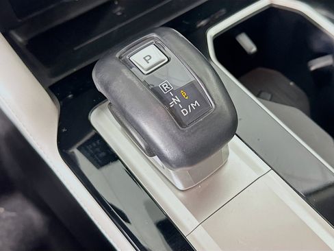 Used 2025 Mitsubishi Outlander SE image 25