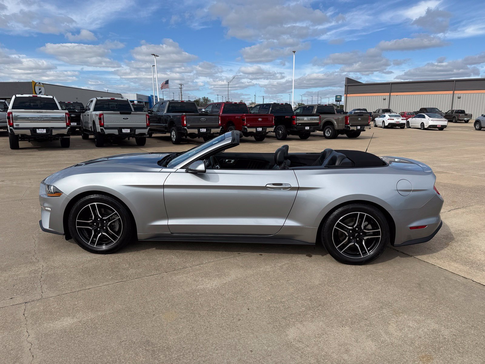 Used 2022 Ford Mustang Premium RWD image 12