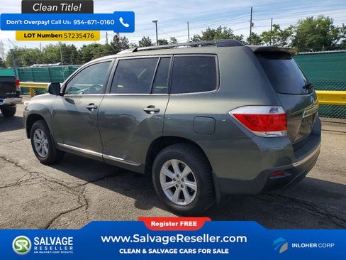 Used 2012 Toyota Highlander SE w/ Tow Pkg AWD/4WD image 3