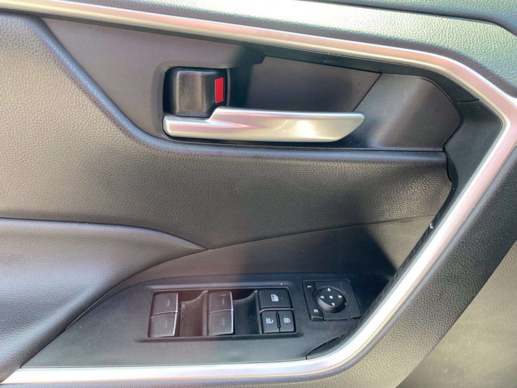 Used 2024 Toyota RAV4 XLE w/ Convenience Package FWD image 21