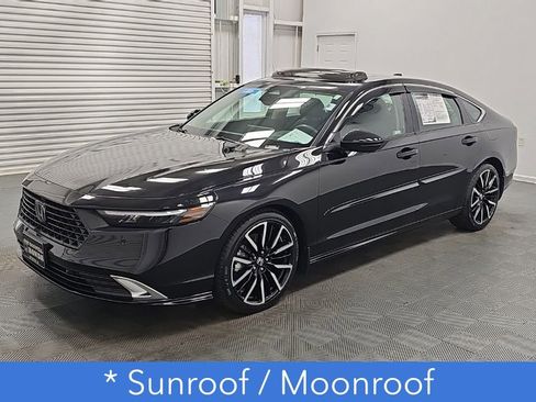 Used 2024 Honda Accord Touring image 5