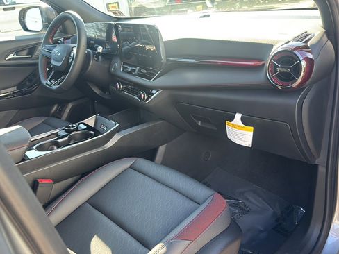 Used 2026 Chevrolet Equinox RS image 11