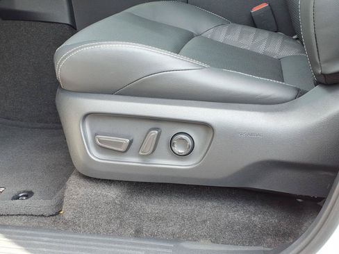 Used 2025 Toyota 4Runner TRD Off-Road Premium AWD/4WD image 24
