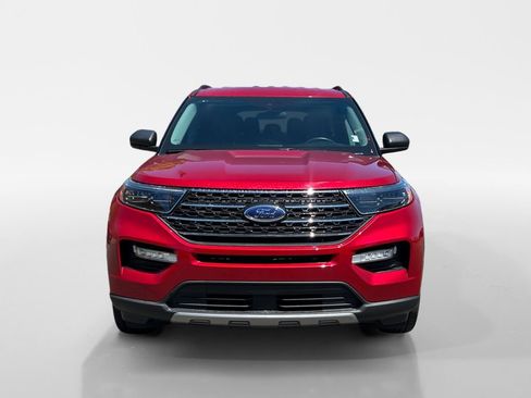 Used 2023 Ford Explorer XLT w/ Equipment Group 202A AWD/4WD image 10