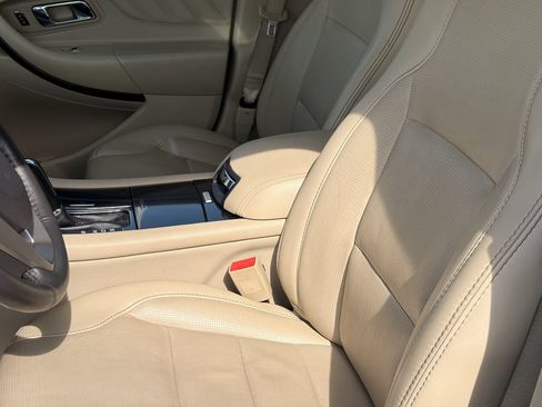 Used 2019 Ford Taurus Limited FWD image 22