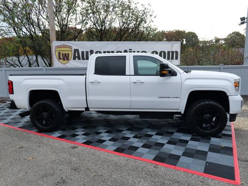 Used 2016 GMC Sierra 2500 Denali w/ Duramax Plus Package image 4