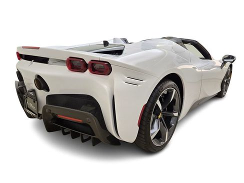 Used 2024 Ferrari SF90 Spider image 9