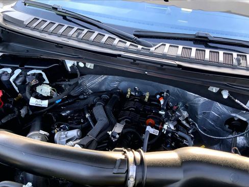 Used 2025 Ford Expedition Active AWD/4WD image 30