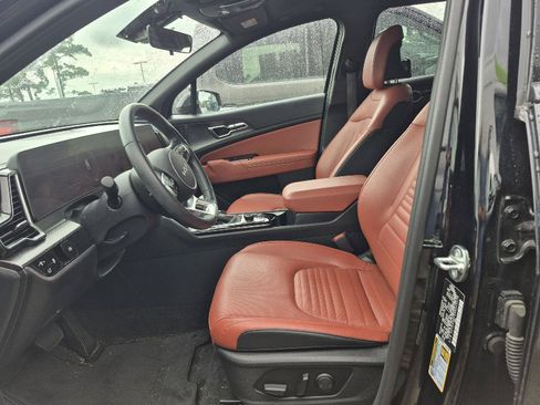Used 2024 Kia Sportage SX FWD image 2
