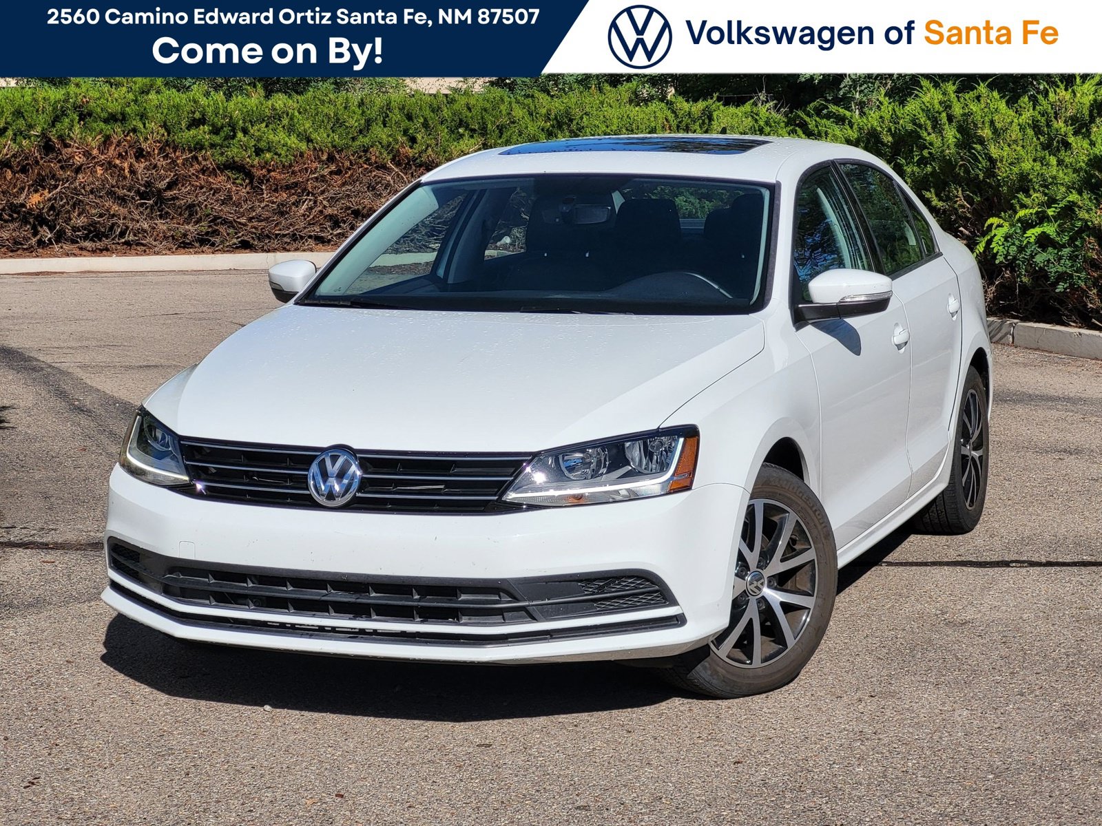 Used 2017 Volkswagen Jetta SE FWD image 1