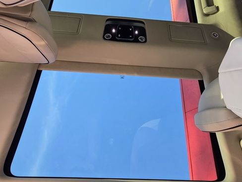 Used 2020 Bentley Flying Spur W12 image 60