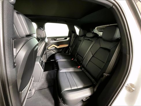 Certified 2024 Porsche Cayenne AWD/4WD image 22