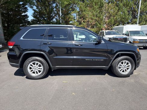 Used 2020 Jeep Grand Cherokee Laredo AWD/4WD image 11