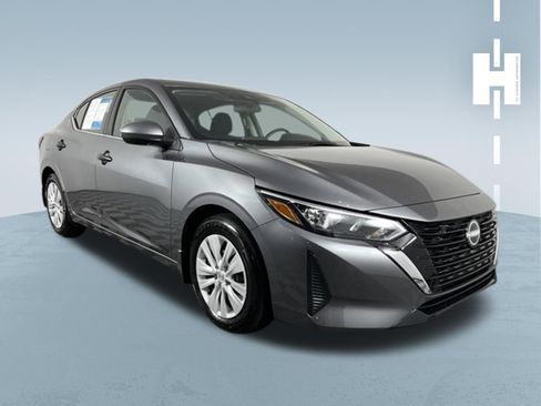 Used 2025 Nissan Sentra S FWD image 1