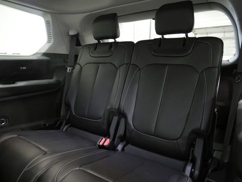 Used 2022 Jeep Grand Cherokee L Limited w/ Luxury Tech Group II image 27