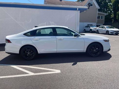 Used 2025 Honda Accord SE image 4