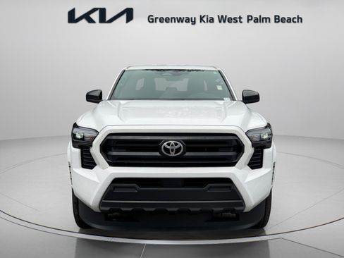 Used 2025 Toyota Tacoma SR AWD/4WD image 2
