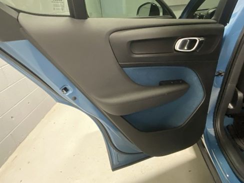 Used 2023 Volvo C40 P8 Recharge Ultimate image 7