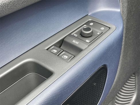 New 2025 Volkswagen ID. Buzz Pro S image 15