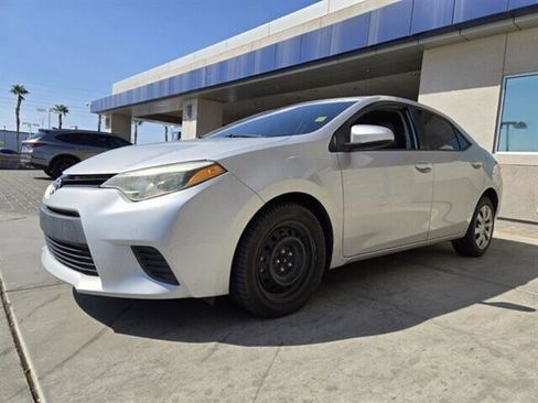 Used 2014 Toyota Corolla LE image 2