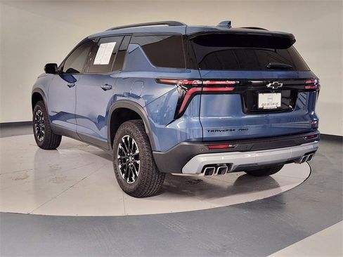 Used 2024 Chevrolet Traverse Z71 image 6