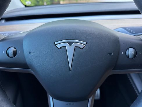 Used 2022 Tesla Model Y Performance AWD/4WD image 24