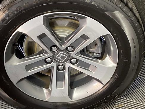 Used 2025 Honda Pilot EX-L image 30