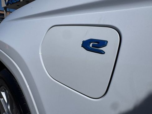 Used 2022 Jeep Grand Cherokee Summit w/ Luxury Tech Group V AWD/4WD image 42