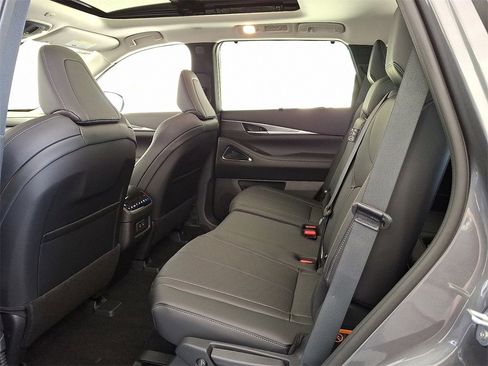New 2026 INFINITI QX60 Luxe image 11