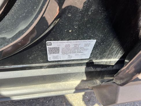 Used 2025 Chevrolet Equinox LT FWD image 30