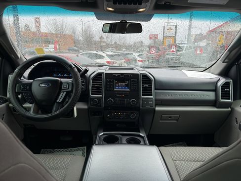 Used 2017 Ford F250 XLT w/ FX4 Off-Road Package image 18