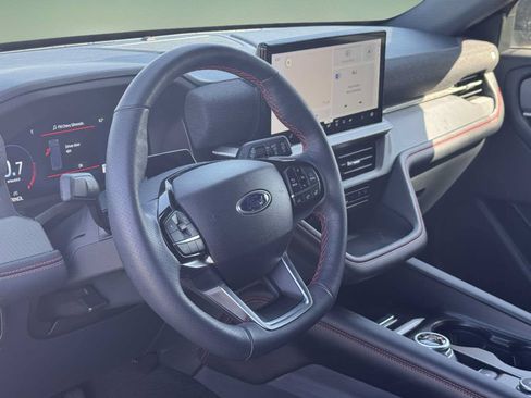 Used 2025 Ford Explorer ST-Line w/ ST-Line Street Pack AWD/4WD image 9